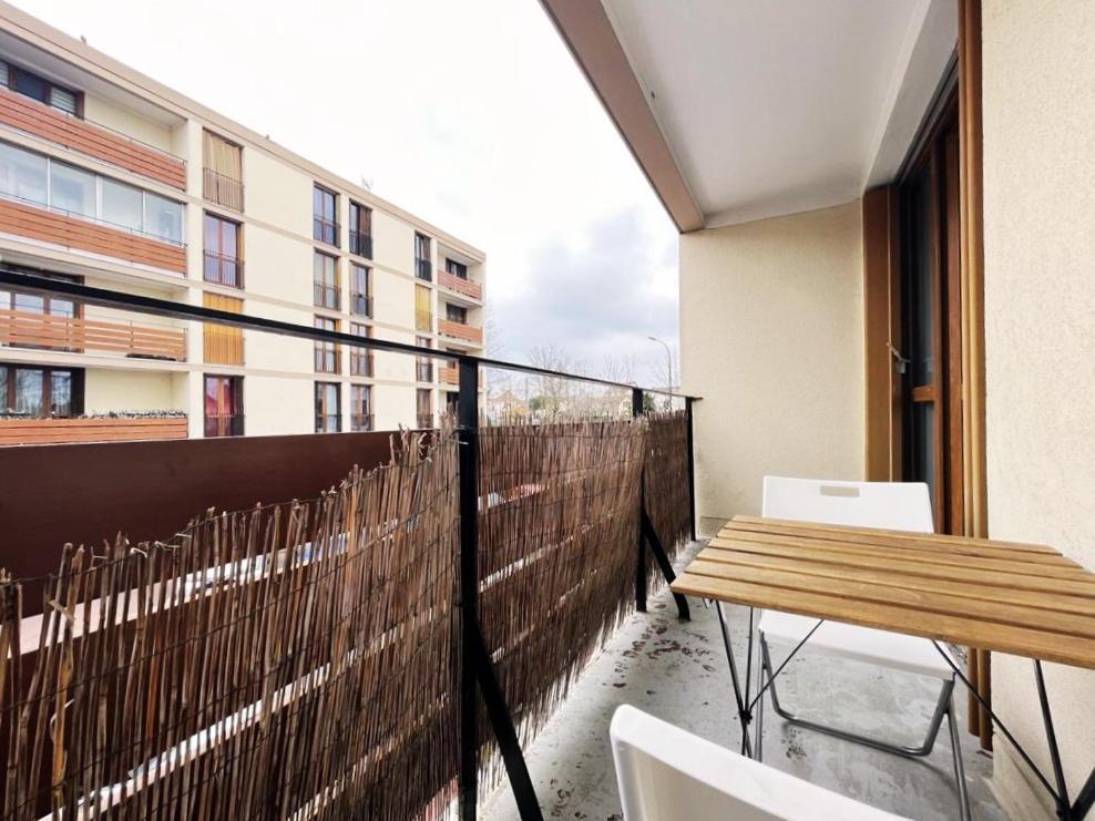 Апартаменты Guyon - Cosy Proche Gare Parking Facile - Balcon #Sirdest Франконвиль Экстерьер фото