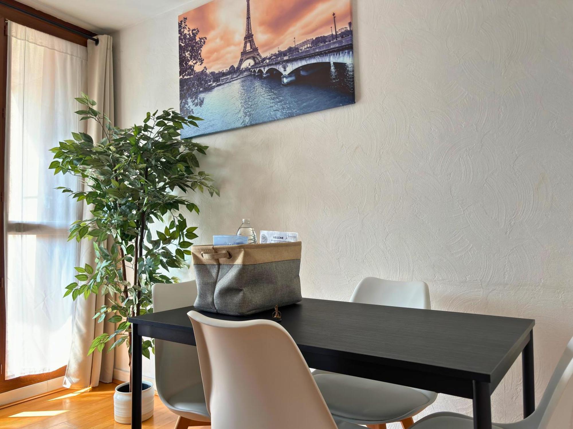 Апартаменты Guyon - Cosy Proche Gare Parking Facile - Balcon #Sirdest Франконвиль Экстерьер фото